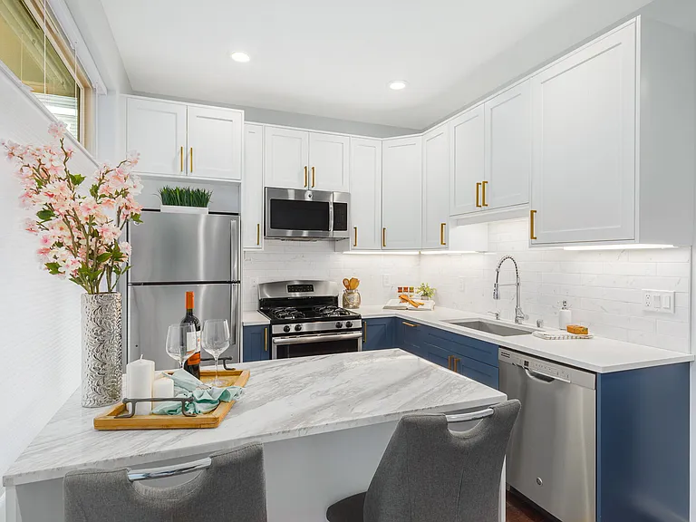 2608 S Judkins St — Photo 10