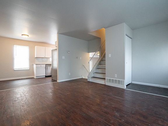 2nd image of 964 W 60th Pl