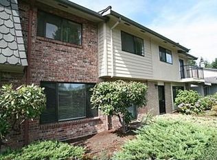 17050 Northup Way APT 6, Bellevue, WA 98008