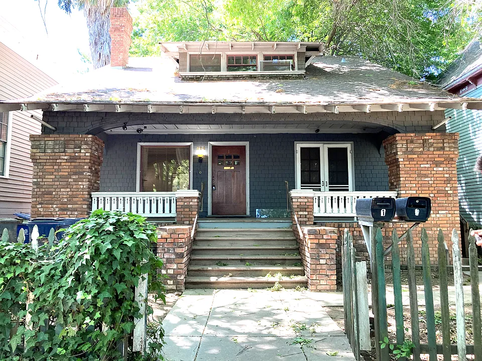 914 E St #2