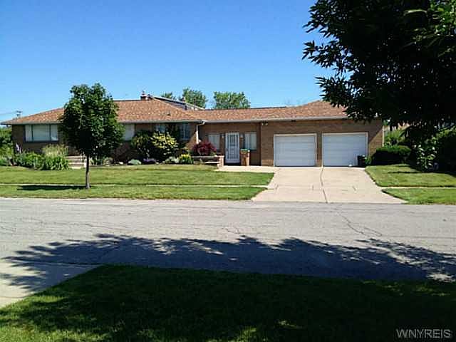 1st image of 20 Nadine Dr