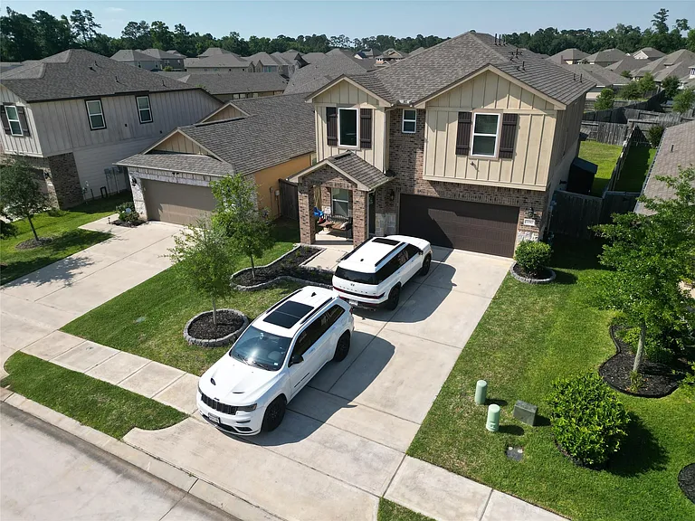 7010 Silverleaf Oak St — Photo 4