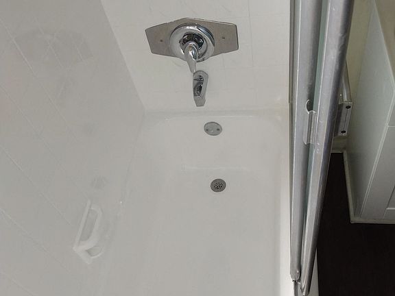 4th image of 1010 Larch St APT 12