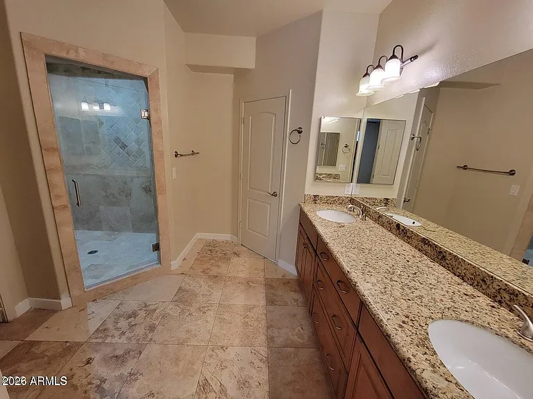 1629 E Grandview Rd — Photo 15