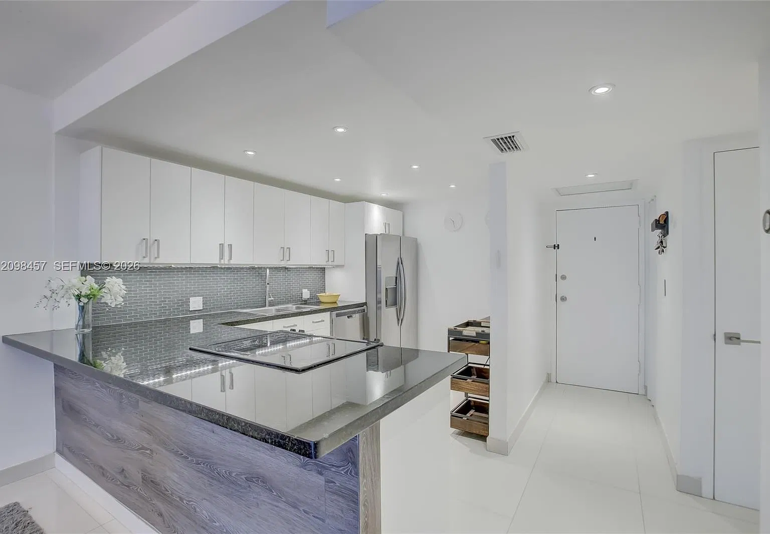 3375 N Country Club Dr — Photo 1