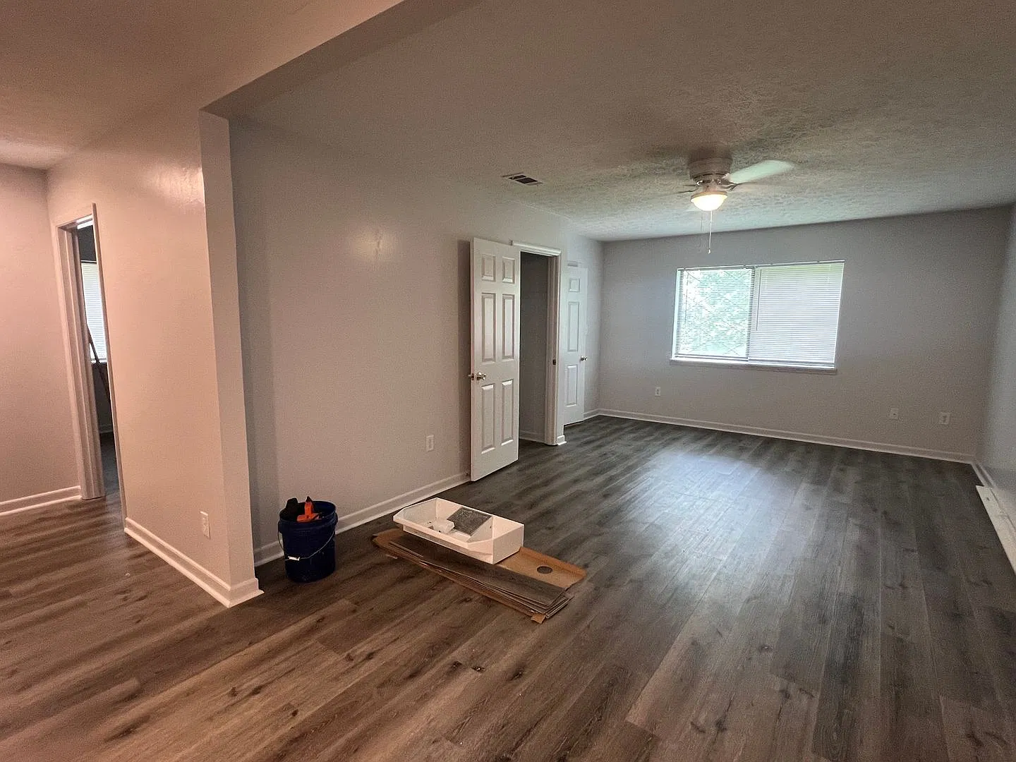 Newly renovated 2 bedroom on Barber St.! — Photo 3