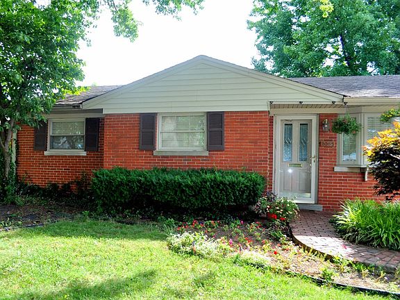 2nd image of 2085 Saint Teresa Dr
