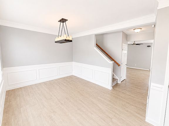 2nd image of 27 Madeline Cir