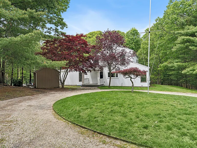 3 N Woods Ln — Photo 13