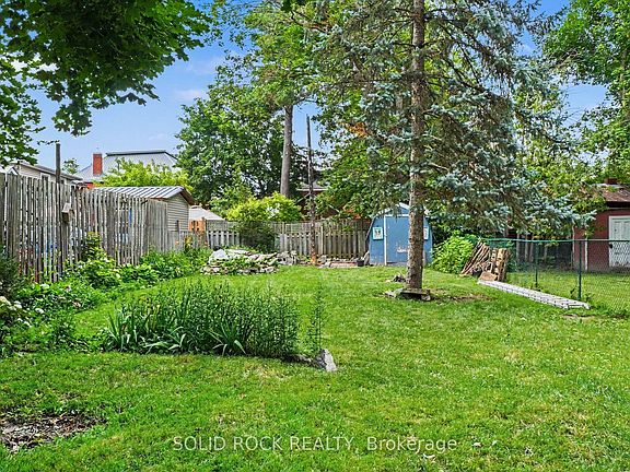 3rd image of 211 Bell St