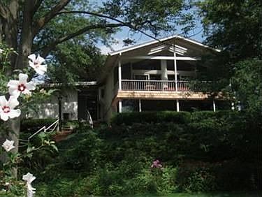 4th image of 1126 Laguna Dr