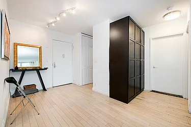 Rented by R New York