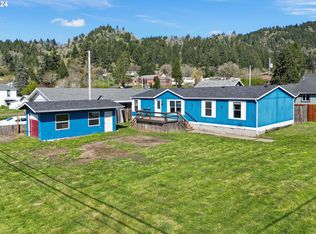 208 S Main St, Drain, OR 97435