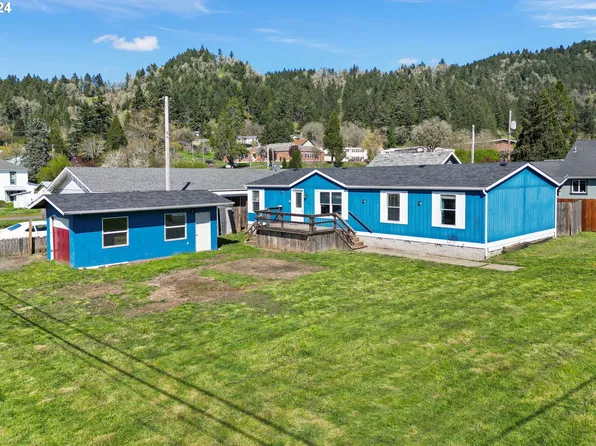 208 S Main St, Drain, OR 97435