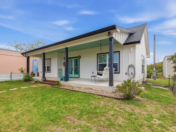 1507 W Polk St, Pt O Connor, TX 77982