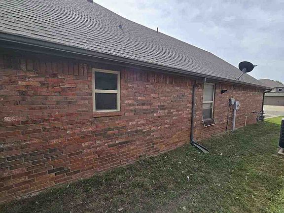 4th image of 10217 SW 24th St