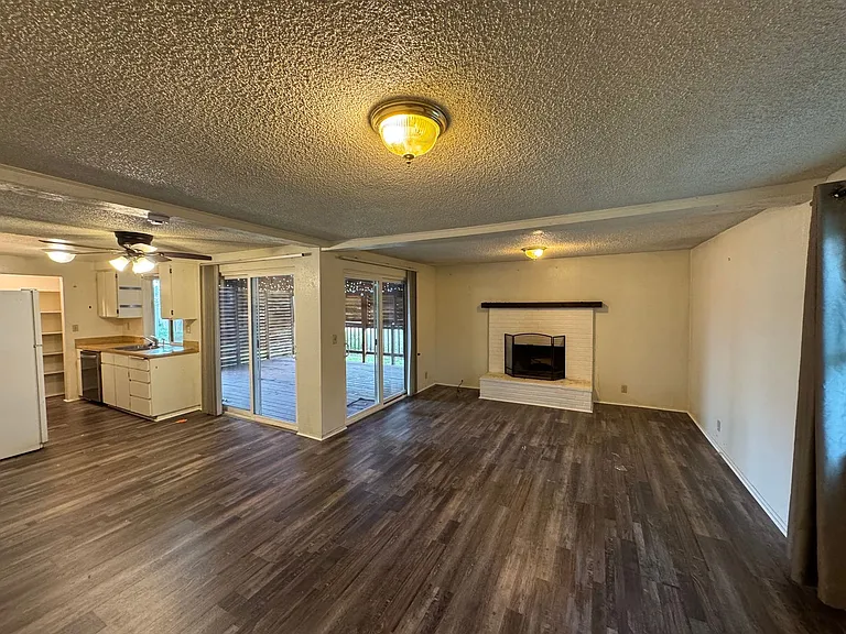 3940 Burlwood St — Photo 3