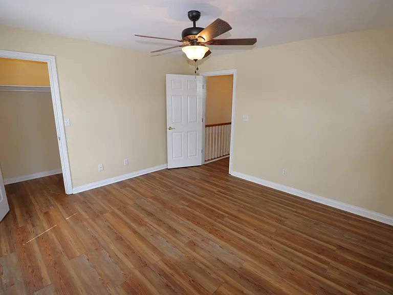 Beautifully Restored Townhouse — Photo 47