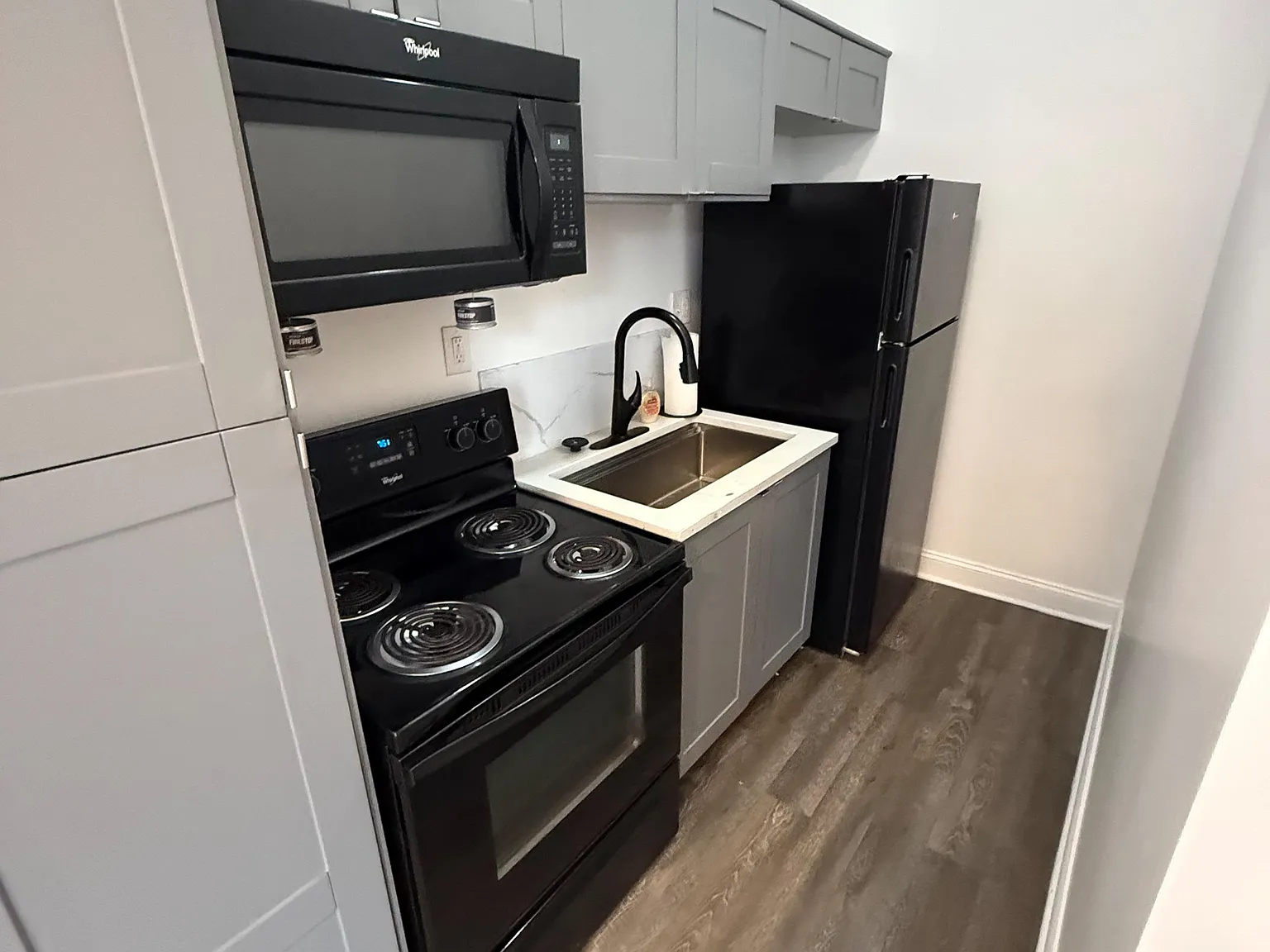 3 bed, 1.0 bath, 1600 sqft, $910 — Photo 4