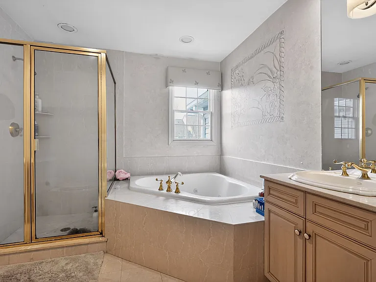 70 Winged Foot Dr — Photo 23