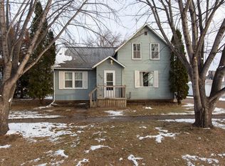 320 4th St, Grandin, ND 58038
