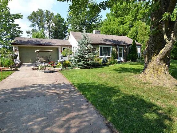 3rd image of 23175 Shiell St