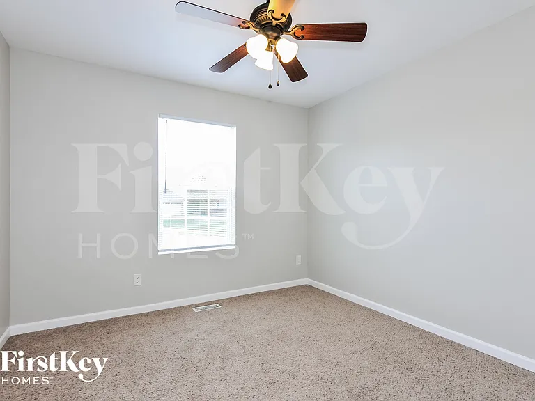 124 Intrepid Ave — Photo 11