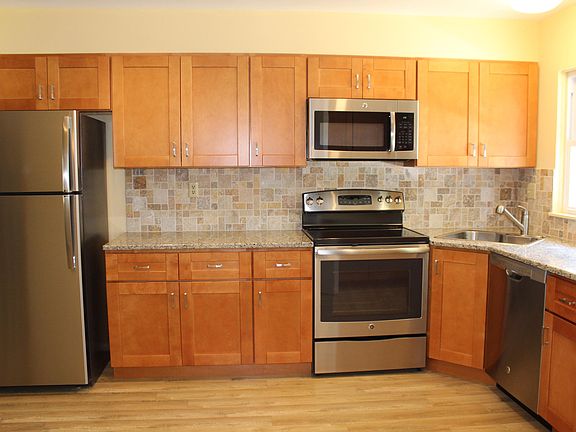 5th image of 235 Huntington Drive #C