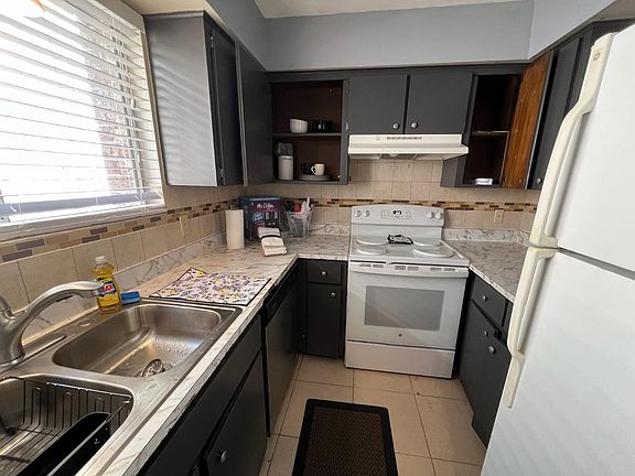 2nd image of 1200 Bretta St