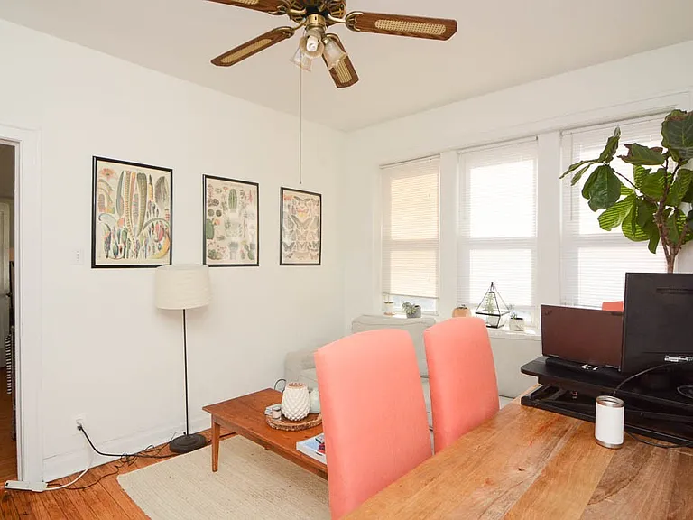 1933 W Crystal St #2A — Photo 8