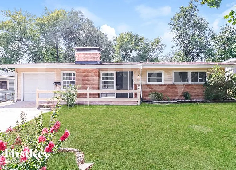 445 Ridge Dr — Photo 1