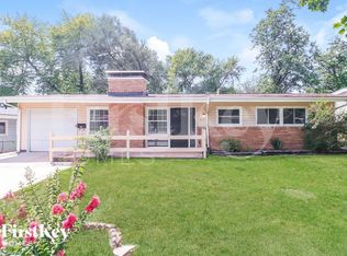 445 Ridge Dr, Florissant, MO 63033