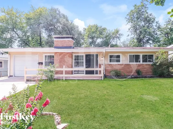445 Ridge Dr, Florissant, MO 63033