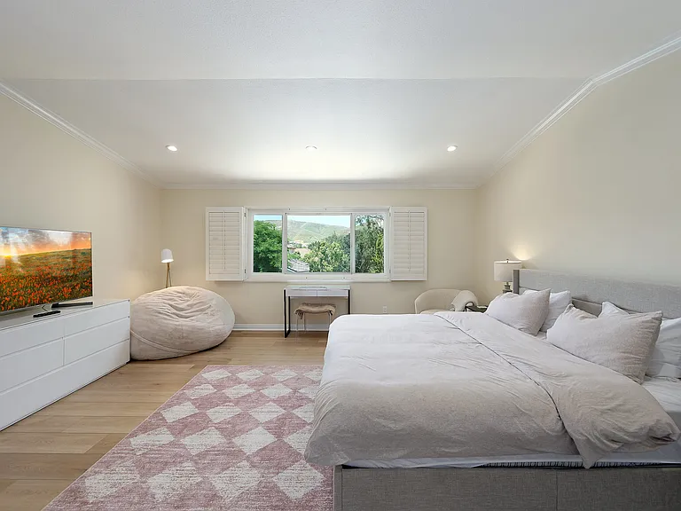 5557 Adelina Ct — Photo 30