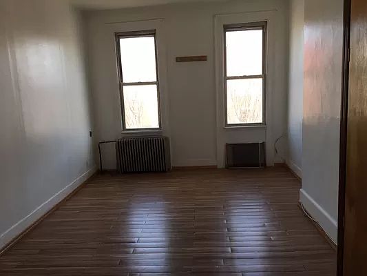 5th image of 209 Kingsland Ave APT 3L