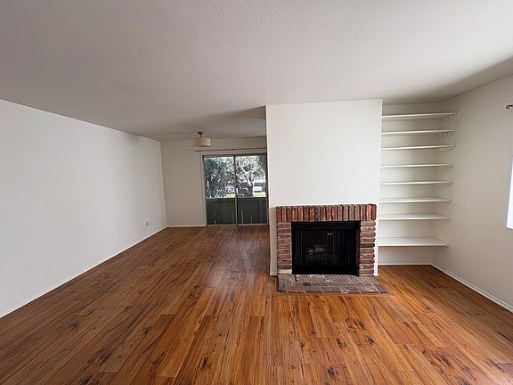 3rd image of 1901 Pelham Ave #5
