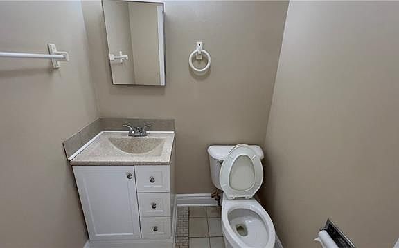 5th image of 2008 Bluebird St