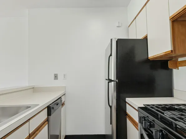 5 East 22nd Street 6N image 3 of 9