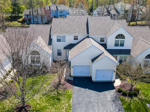 115 Turnberry Court, Poughkeepsie, NY 12603