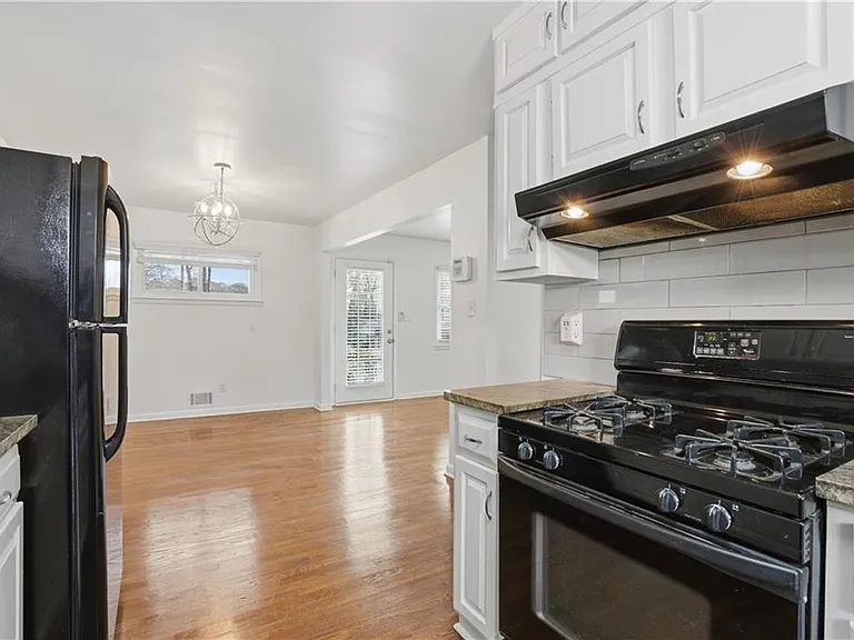 2467 Elmwood Cir SE — Photo 25