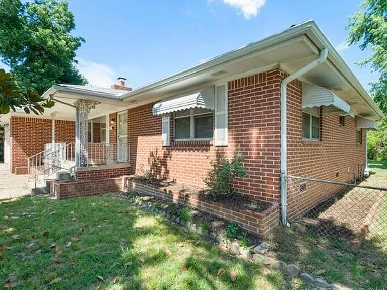 4827 S Waco Ave — Photo 4