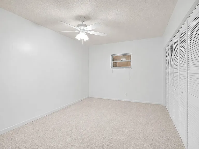 4850 SW 63rd Ter #332 — Photo 3