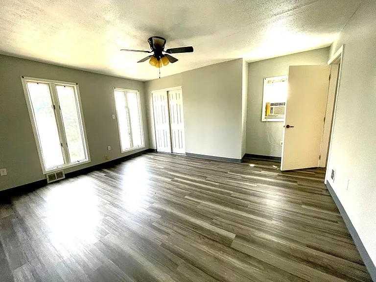 178 Amabell St — Photo 11