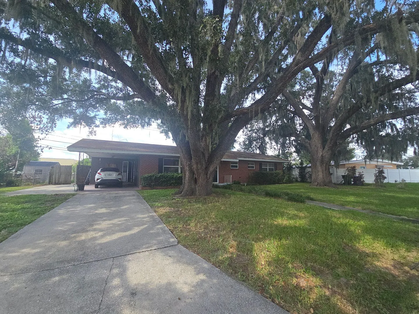 3 bedroom 2 bath home great location — Photo 1