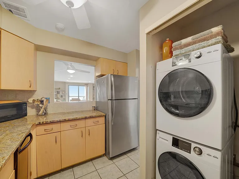 360 Shore Rd #3D — Photo 16