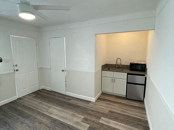 4th image of 2561 Colorado Blvd #7