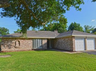 401 Brandywyne Dr, Friendswood, TX 77546