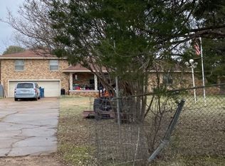 904 Wooded Creek Dr, Athens, TX 75751