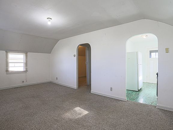2nd image of 918 Oakland Ave
