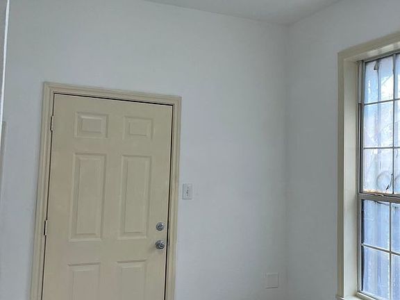4th image of 15A N Stiles St #2